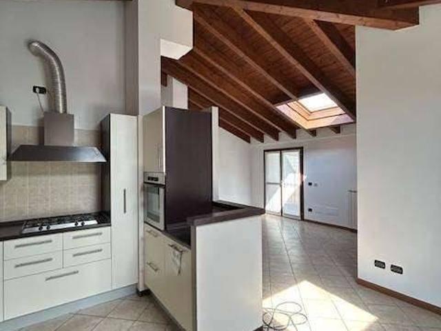 Appartamento in affitto a Varese VA