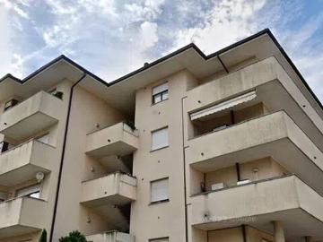 Appartamento in affitto a Varese VA