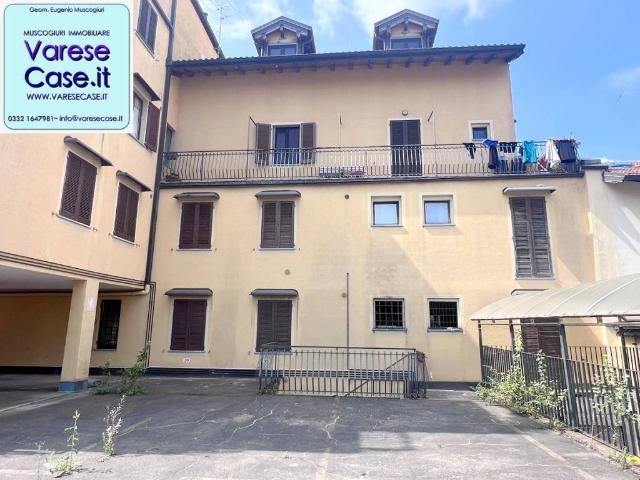Appartamento in affitto a Varese VA