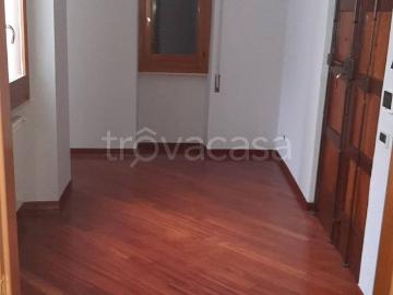 Appartamento in affitto a Velletri piazza Cairoli, arredato, terrazzo, senza ascensore TrovaCasa