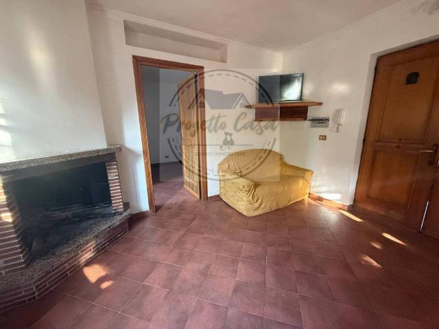 Appartamento in affitto a Velletri via di Contrada San Pietro, arredato, posto auto, caminetto TrovaCasa