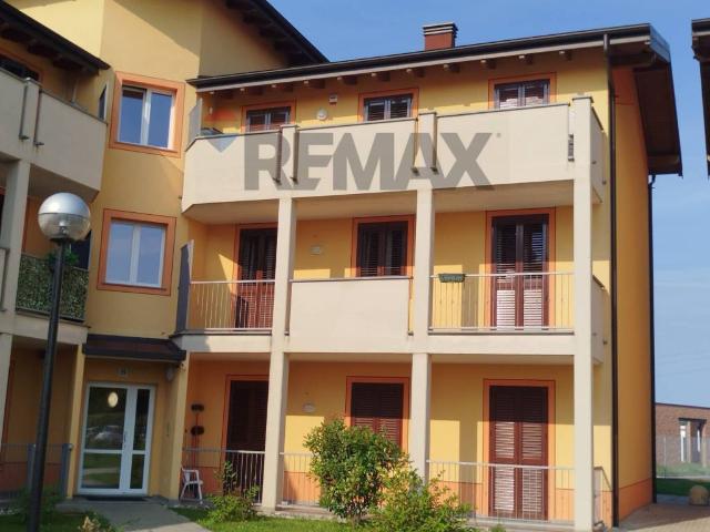 Appartamento in affitto a Vellezzo Bellini via Perlasca, 2, non arredato/vuoto, box, ascensore TrovaCasa