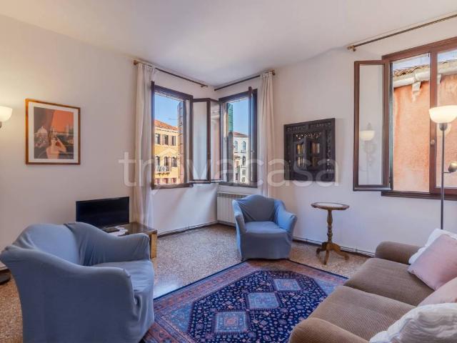 Appartamento in affitto a Venezia campo de la Maddalena, arredato, terrazzo, centrale TrovaCasa
