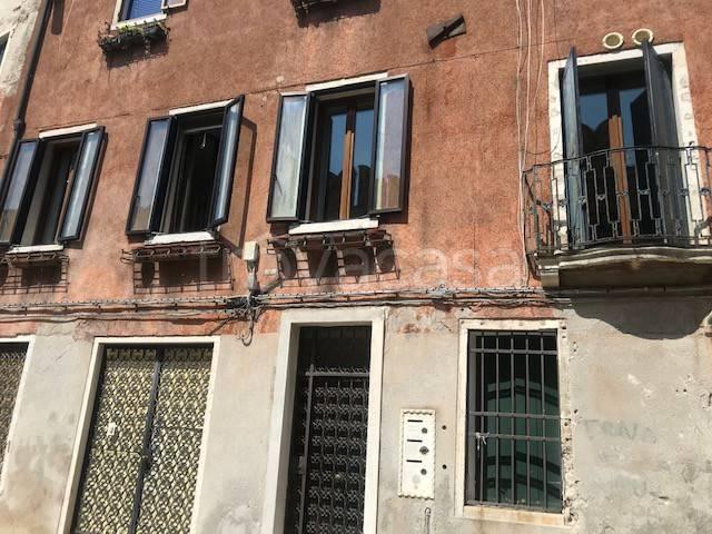 Appartamento in affitto a Venezia campo de le Gorne, 2564, riscaldamento autonomo, parzialmente arredato, contesto signorile TrovaCasa