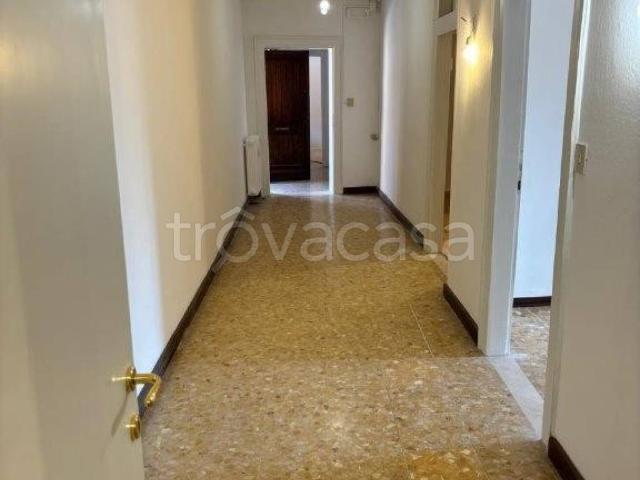 Appartamento in affitto a Venezia campo San Polo, non arredato/vuoto, nuova costruzione, ascensore TrovaCasa