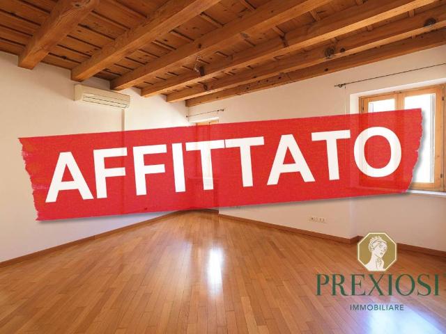 Appartamento in affitto a Verona, terrazzo, riscaldamento autonomo, travi a vista TrovaCasa