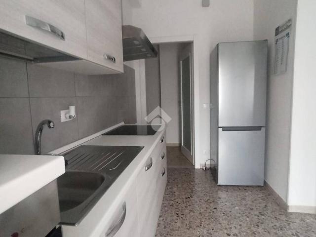 Appartamento in affitto a Verona via Innocenzo Fraccaroli, 10, lavatrice, balcone TrovaCasa
