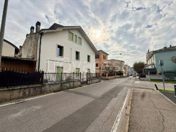 Appartamento in affitto a Verona via Leno, 1/a, arredato, giardino privato, posto auto TrovaCasa