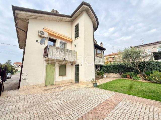 Appartamento in affitto a Verona via Leno, 1/a, arredato, giardino privato, posto auto TrovaCasa
