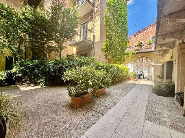 Appartamento in affitto a Verona via Santa Chiara, arredato, terrazzo, buono stato TrovaCasa