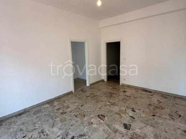 Appartamento in affitto a Verona via poerio, 9, non arredato/vuoto, ascensore, cantina TrovaCasa