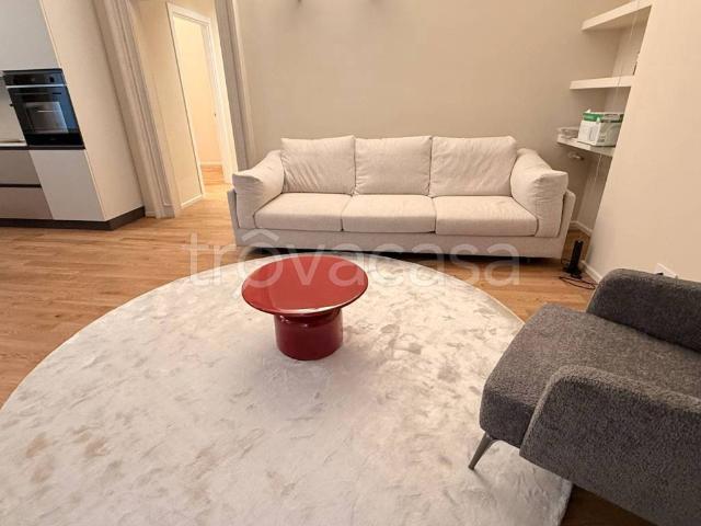 Appartamento in affitto a Verona vicolo Scudo di Francia, arredato, travi a vista, ascensore TrovaCasa