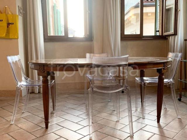 Appartamento in affitto a Verona vicolo Scudo di Francia, arredato, immobile di prestigio, ascensore TrovaCasa