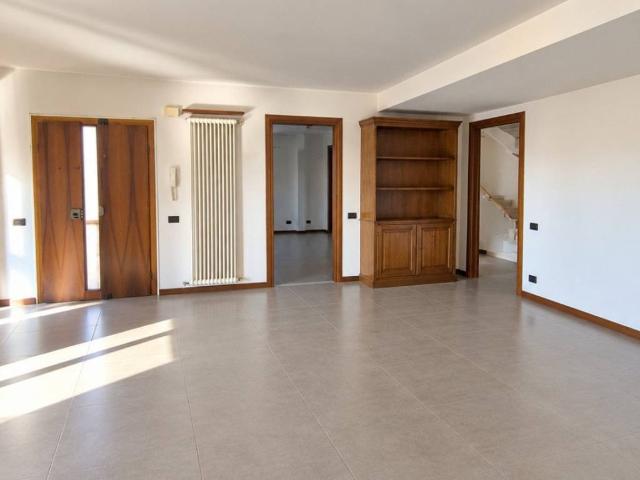 Appartamento in affitto a Verona VR