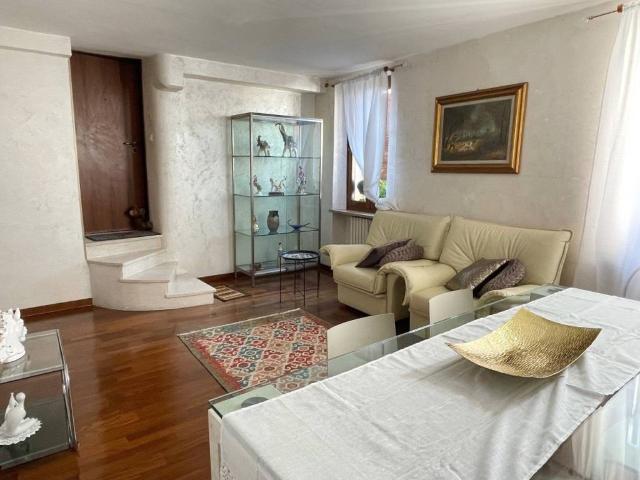 Appartamento in affitto a Verona VR