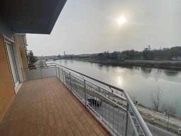 Appartamento in affitto a Verona VR