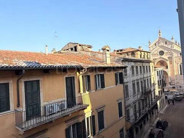 Appartamento in affitto a Verona piazza Duomo, 25, immobile di prestigio, ascensore, ultimo piano TrovaCasa