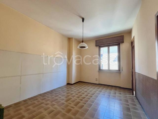Appartamento in affitto a Verbania via Palestro, 33, non arredato/vuoto, centrale, vicinanze negozi TrovaCasa