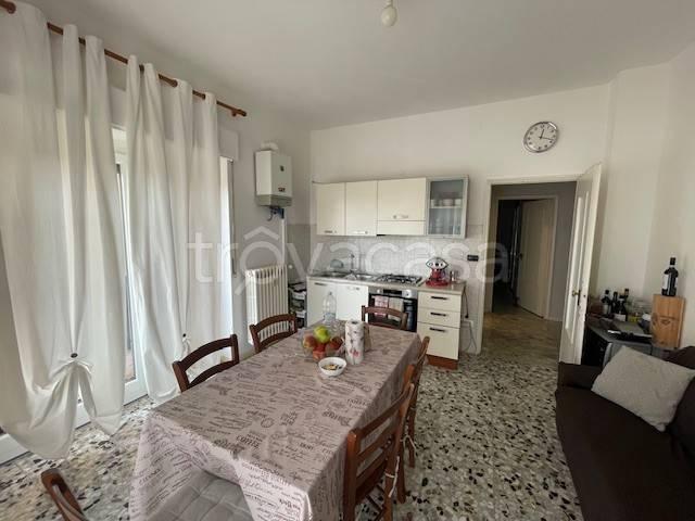 Appartamento in affitto a Verzuolo corso Re Umberto, 46, non arredato/vuoto, terrazzo, vista panoramica TrovaCasa