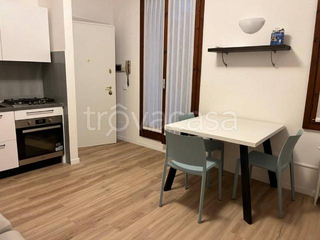 Appartamento in affitto a Vicenza contrà Muschieria, arredato, terrazzo, riscaldamento autonomo TrovaCasa