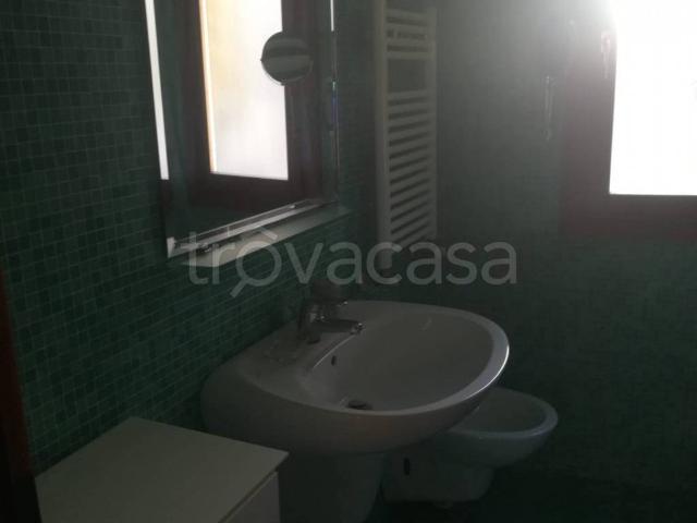 Appartamento in affitto a Vicenza contrà San Biagio, arredato, cucina abitabile, bagno finestrato TrovaCasa