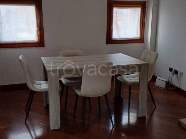 Appartamento in affitto a Vicenza centro storico san Biagio, non arredato/vuoto, centrale, senza ascensore TrovaCasa