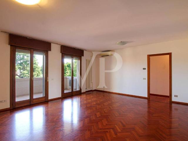 Appartamento in affitto a Vicenza via Valerio Belli, box, parquet, balcone TrovaCasa