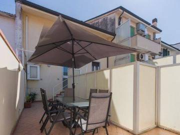 Appartamento in affitto a Viareggio LU