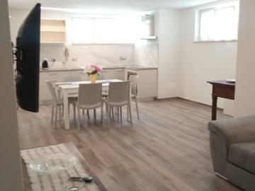 Appartamento in affitto a Viareggio LU