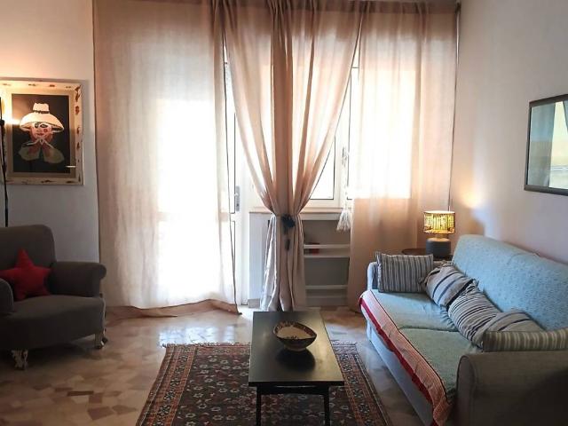 Appartamento in affitto a Viareggio LU