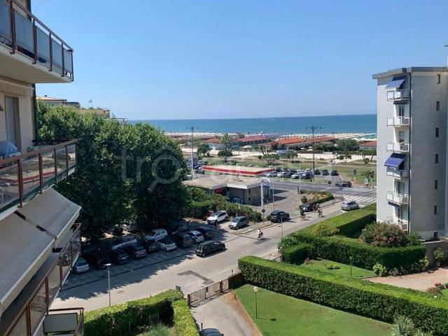 Appartamento in affitto a Viareggio quartiere Duca d'Aosta, 6, arredato, giardino, terrazzo TrovaCasa