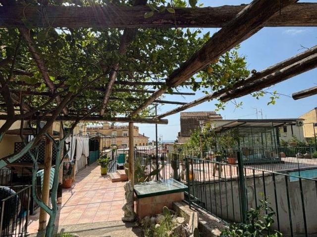 Appartamento in affitto a Vietri sul Mare SA