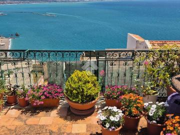 Appartamento in affitto a Vietri sul Mare SA