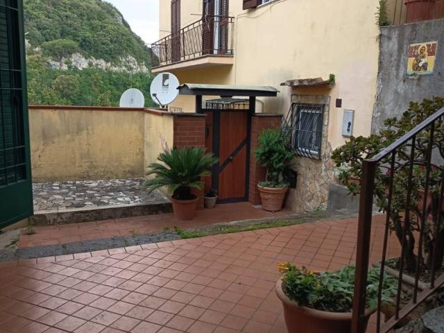 Appartamento in affitto a Vietri sul Mare SA