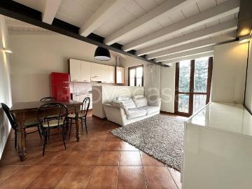 Appartamento in affitto a Villa di Serio via Riglesso, 7, arredato, travi a vista, ultimo piano TrovaCasa