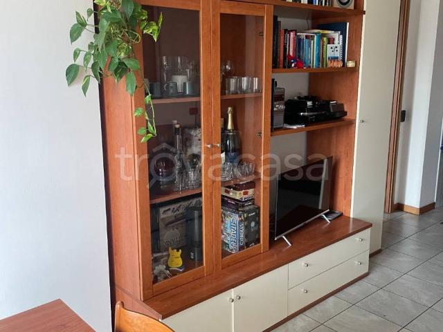 Appartamento in affitto a Villa Guardia, arredato, balcone TrovaCasa