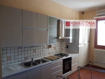 Appartamento in affitto a Villadose RO