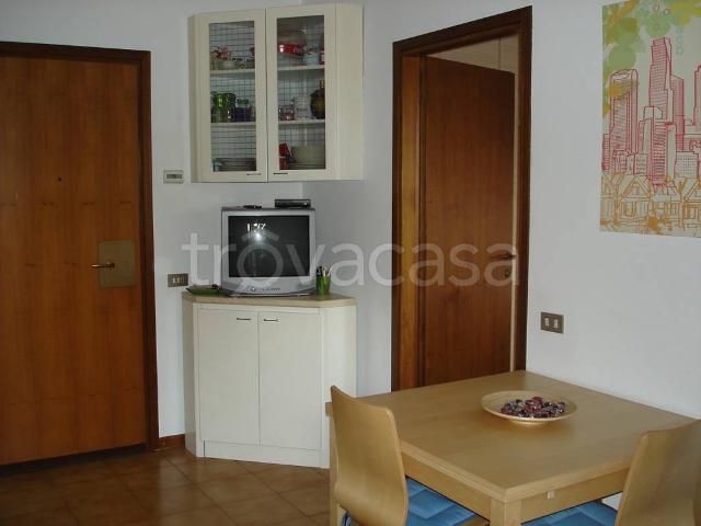 Appartamento in affitto a Villasanta via Giacomo Puccini
