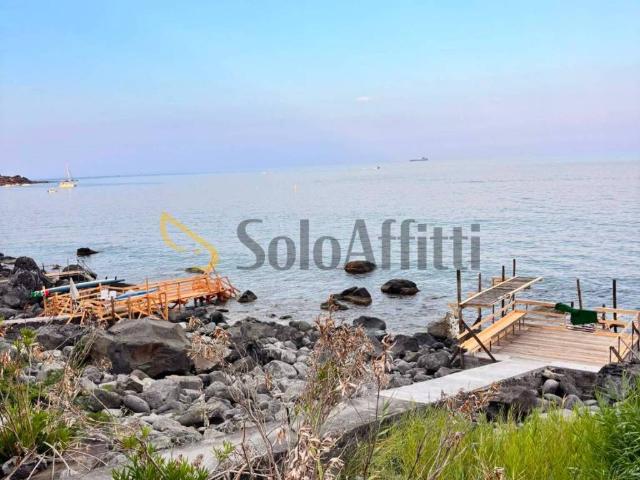Appartamento in affitto ad Aci Castello, arredato, fronte mare, ristrutturato TrovaCasa