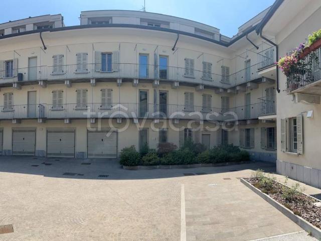 Appartamento in affitto ad Abbiategrasso corso Giacomo Matteotti, 14, non arredato/vuoto, posto auto, box TrovaCasa