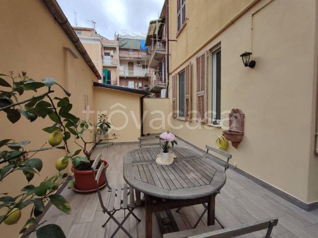 Appartamento in affitto ad Alassio corso Dante Alighieri, 296, arredato, terrazzo, immobile di prestigio TrovaCasa