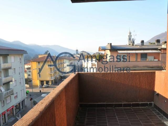 Appartamento in affitto ad Albino piazza Libertà, non arredato/vuoto, box, terrazzo TrovaCasa