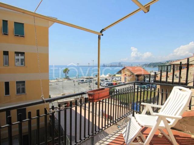 Appartamento in affitto ad Albisola Superiore corso Filippo Ferrari, terrazzo, fronte mare, ascensore TrovaCasa