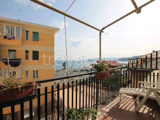 Appartamento in affitto ad Albisola Superiore corso Filippo Ferrari, terrazzo, fronte mare, ascensore TrovaCasa