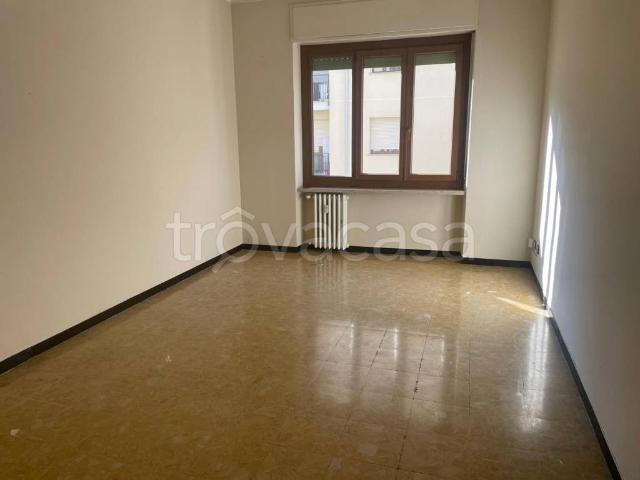Appartamento in affitto ad Alessandria, non arredato/vuoto, ascensore, centrale TrovaCasa