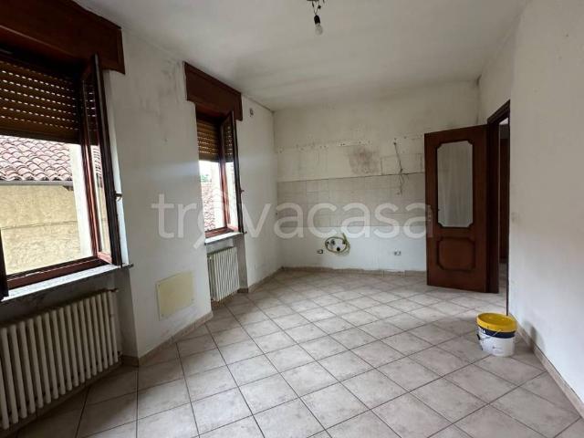 Appartamento in affitto ad Alice Castello via Parrocchiale, 4, non arredato/vuoto, riscaldamento autonomo, riscaldamento assente TrovaCasa