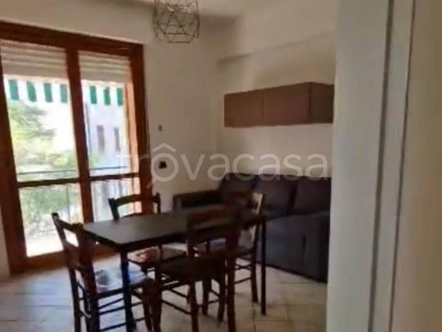 Appartamento in affitto ad Ancona, non arredato/vuoto, ristrutturato, balcone TrovaCasa