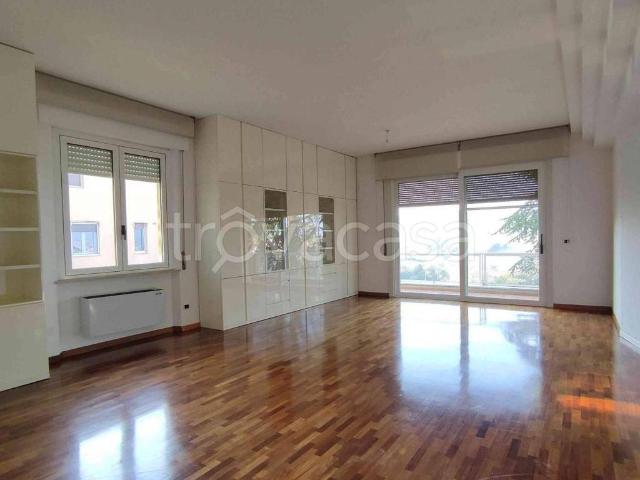 Appartamento in affitto ad Ancona via Alessandro Maggini, box, vista mare, parzialmente arredato TrovaCasa