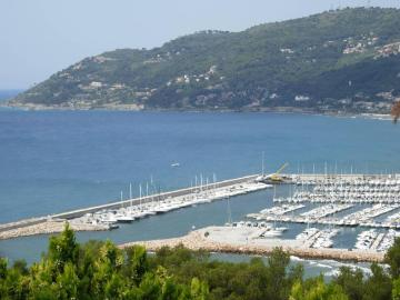 Appartamento in affitto ad Andora via marco polo, arredato, giardino privato, terrazzo TrovaCasa