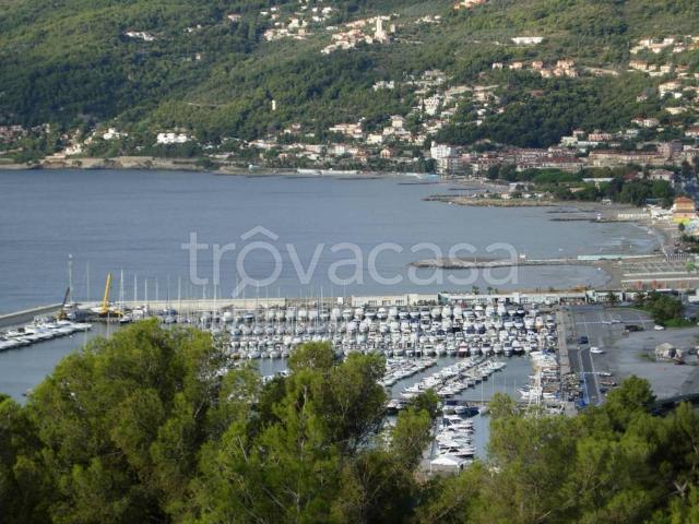 Appartamento in affitto ad Andora via marco polo, arredato, giardino privato, terrazzo TrovaCasa